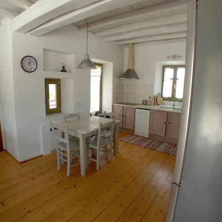 Aviola Mykonos * فتيليا